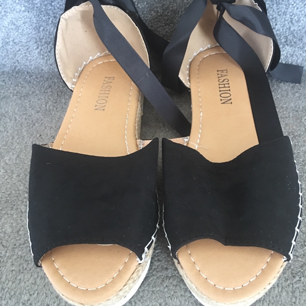 Flat espadrille sandal